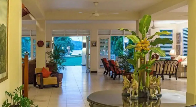 Coral Cove-Discovery Bay 5BR, Забронировать Отель Дискавери-Бэй Трелони