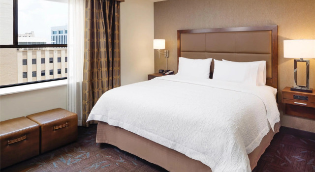 Номер для гостей с ограниченными возможностями Hampton Inn & Suites Dallas Downtown
