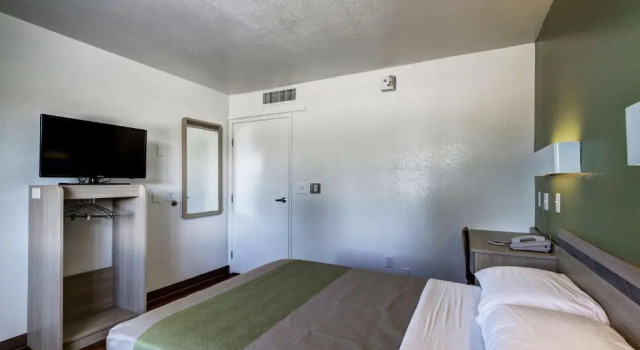 Двухместный номер Standard Econo Lodge Midvale