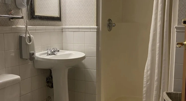 Двухместный номер Standard Kingston Hotel