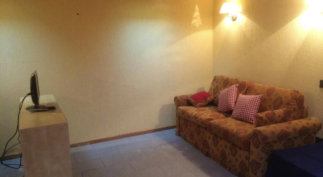 Studio in Courmayeur Near the Slopes, Забронировать Отель Отели Курмайора с парковкой, рядом с Курмайер, Парковка