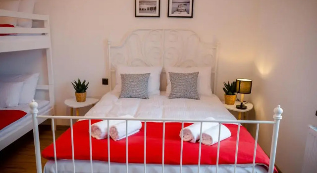 GOLDEN ROOMS blisko Energylandii, Book Hotel Hotels in Zator with Breakfast, Breakfasts