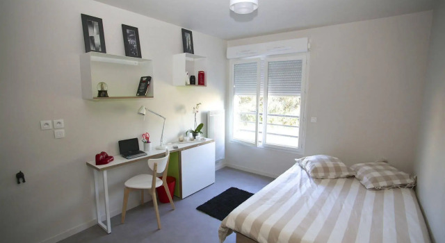 L'Aéronat, Book Hotel  