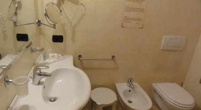 Трёхместный номер Comfort с балконом Hotel Amerikan