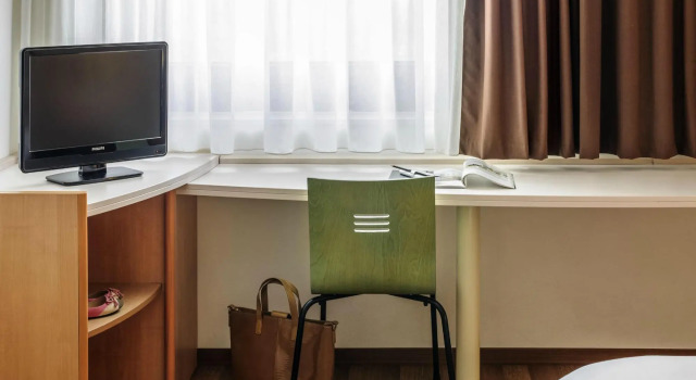 Трёхместный номер ibis Berlin Messe