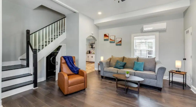 Апартаменты Standard Modern Apartments near Downtown Greensboro