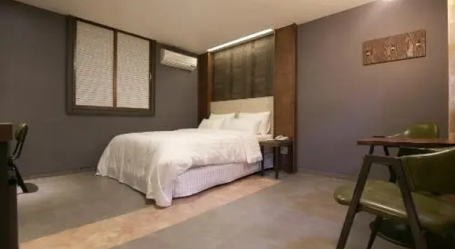 Hotel 7