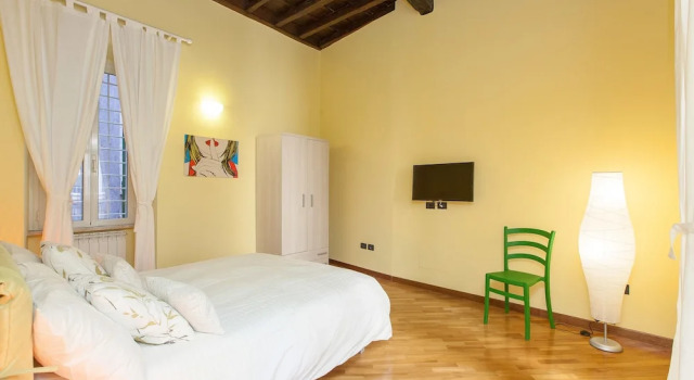 Апартаменты с 2 комнатами с балконом Rental in Rome Crociferi 2