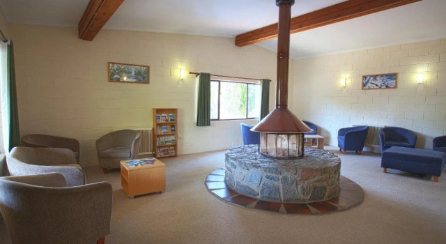Jindabyne Holiday  Caravan Park, Забронировать Отель Бизнес-отели Kosciuszko National Park, 4* 5*