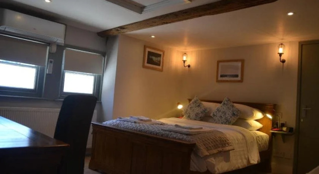 Corner House Canterbury, Забронировать Отель Отели Англии с бассейном, Бассейн