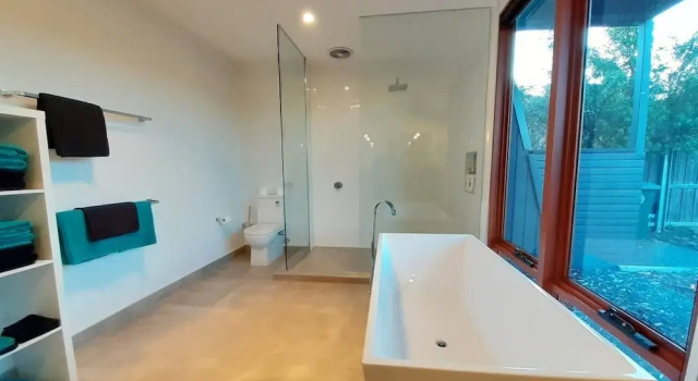 Коттедж Luxury с балконом и с видом на воду Amazing Unique Five-Star Waterfront Retreat