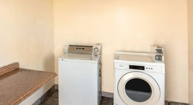 Travelodge Phoenix North (ex.DAYS INN PHOENIX METROCENTER), Забронировать Отель Финикс 
