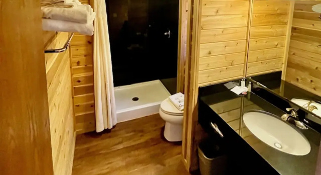 Номер Economy Cabins of Mackinac & Lodge