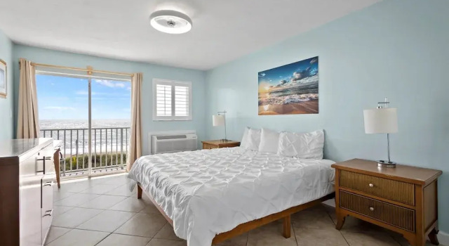 Oceanfront Inn Room #23 - Ocean View Balcony, King Bed