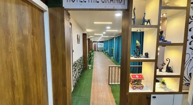 Hotel The Grand Near Maninagar Railway Station Ahmedabad