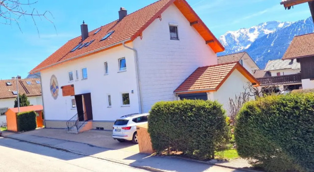 Апартаменты с балконом Ferienwohnungen Wolf - zentral in Pfronten mit Panorama-Alpenblick und ruhiger Lage
