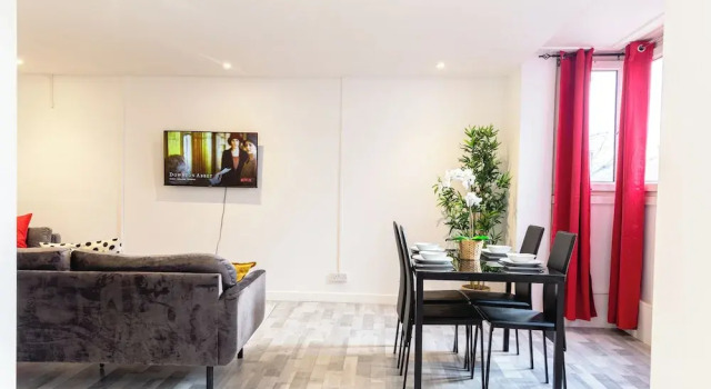 2 Bedrooms-4 Guests-babycot-wifi-freeparking, Забронировать Отель Отели Лондона 3 звезды, рядом с Церковь Святого Николая, 3*