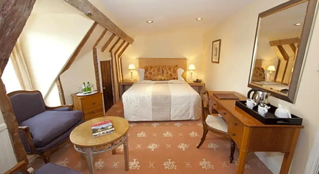 Номер Classic Hintlesham Hall Hotel