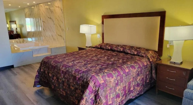 Stadium Inn & Spas