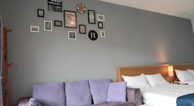 Четырёхместный номер Standard с балконом Blue Sky B&B