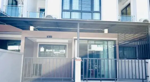 Pattaya Tay  Emperor Holiday townhouse, Забронировать Отель Паттайя провинция Чонбури
