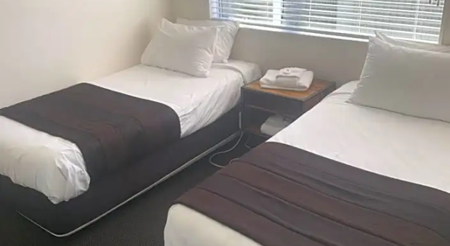 Двухместный люкс с 2 комнатами Grand Riccarton Hotel