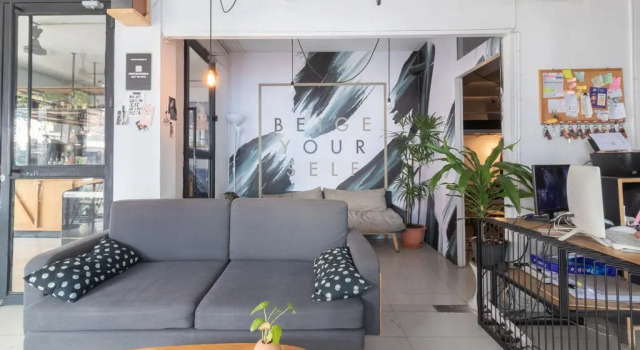 Beige Poshtels + Netflix, Забронировать Отель Недорогие отели Бангкока, недорого