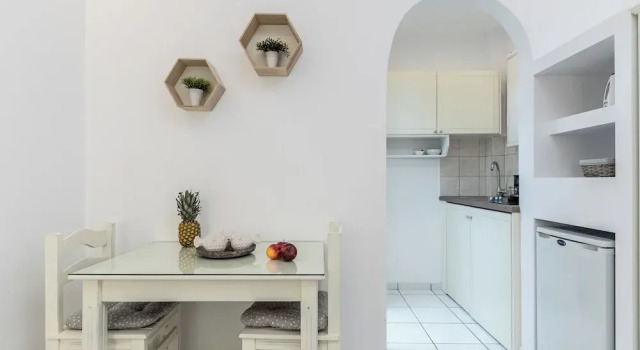 Двухместный номер Comfort с балконом и с видом на сад Zanneta Apartments & Suites