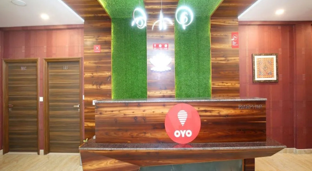 OYO 14392 Hotel Pearl wood