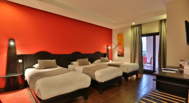 Camera tripla Standard Red Hotel