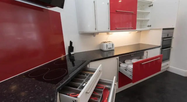 Коттедж с 3 комнатами Light and spacious three bedroom house in Margate close to beach and amenities