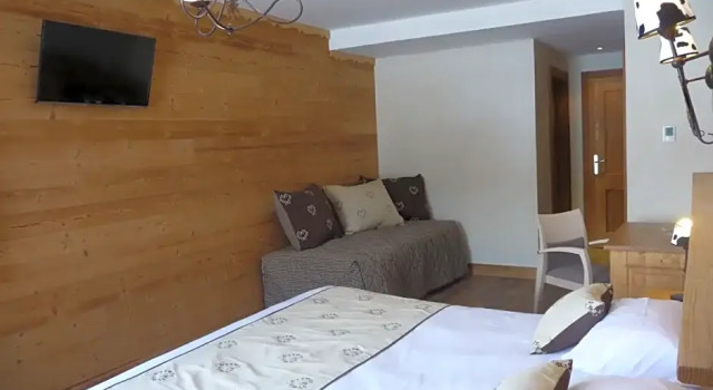 Семейный номер Standard Chalet-Hôtel Le Beausoleil, The Originals Relais