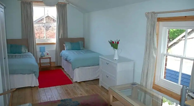 Mid Wales Arts B&B, Забронировать Отель «постель и завтрак» Отели Сноудония 4 звезды, 4*