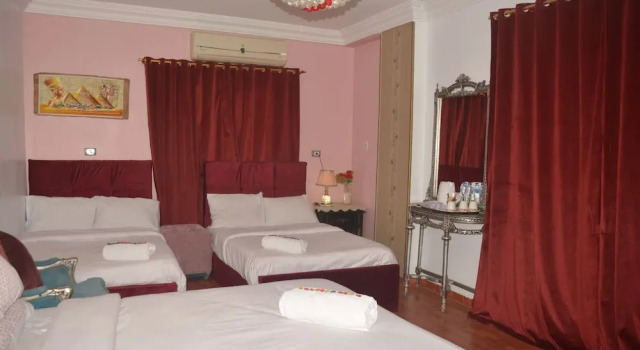 Ra Pyramids Inn