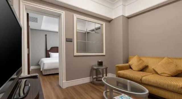 Люкс с 2 комнатами с видом на город Ramada Yichang Hotel