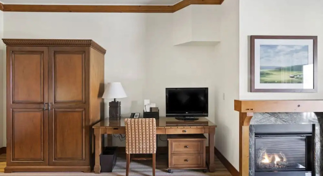 1230 Studio at The Lodge at Spruce Peak, Varaa Huoneisto Hotellit New England uima-altaalla, Uima-allas