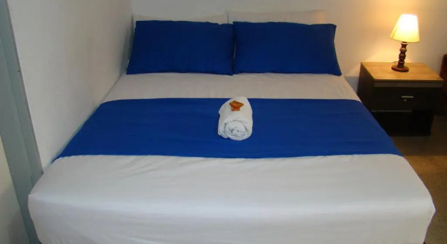 Кровать в общем номере Yellow House Hostel