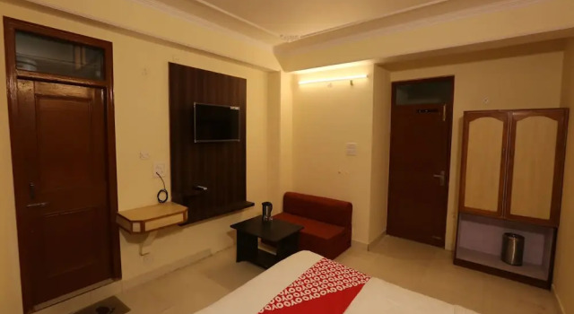 OYO 14212 Tanwar Regency, Забронировать Отель Отели штата Химачал-Прадеш с завтраком, Завтраки