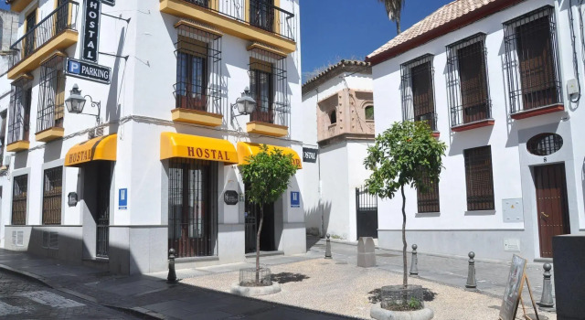 Hostal Almanzor, Забронировать Отель Недорогие отели Кордовы, рядом с Церковь Сан-Николас-де-Вилья, недорого
