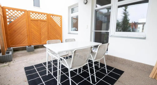 gemütlich und modern mit großem Balkon, Забронировать Отель Цвиккау Саксония