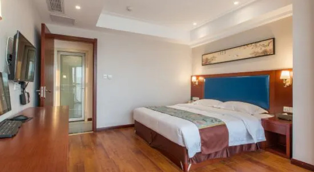 Семейный люкс Floral Hotel · Xianning Hot Spring Valley