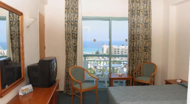 Camera doppia Standard con balcone Antigoni Hotel