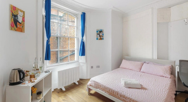2 Bedroom W/ensuites-sleeps 6, 20min to Citycentre, Varaa Huoneisto Asunnot kohteessa Merseyside, Huoneisto