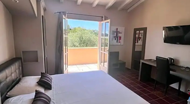 Номер Superior Logis Hôtel Restaurant La Bergerie
