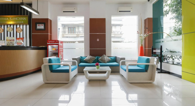 RedDoorz Plus near Pantai Losari