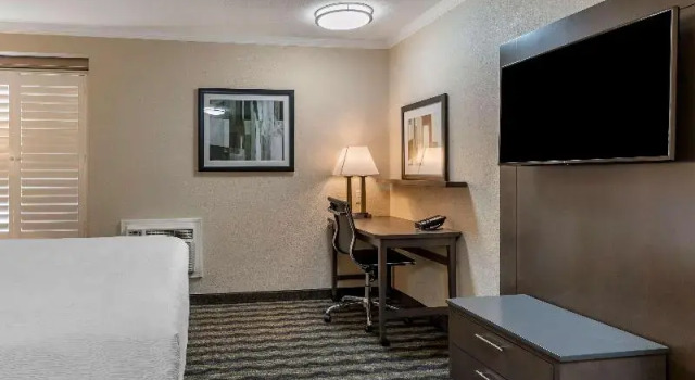 Номер Executive Best Western Silicon Valley Inn