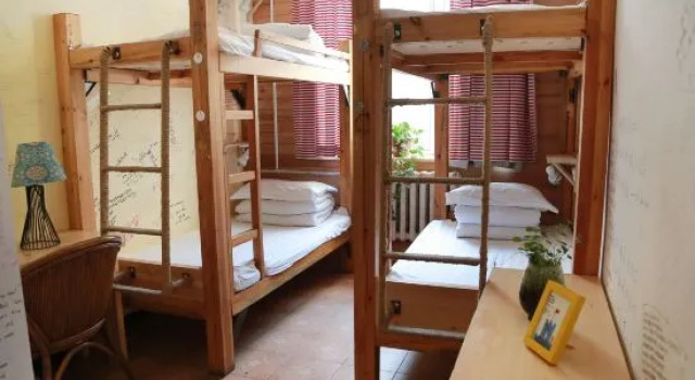 Кровать в общем номере (мужской номер) Harbin North International Youth Hostel