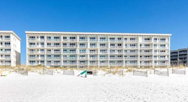 Gulf Dunes 102 3 Bedroom Condo by RedAwning, Забронировать Отель Отели Форт-Уолтон-Бич с парковкой, рядом с Пирс на острове Окалооса, Парковка