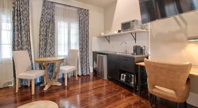 Полулюкс The Houston Boutique Hotel Wagga