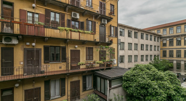 notaMi -  Titty House Crocetta